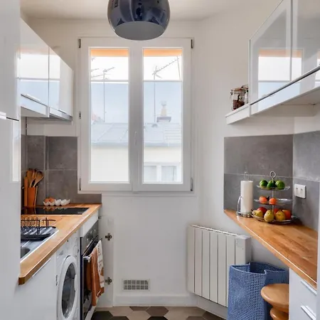 Cosy With Balcony In 15th 아파트 파리